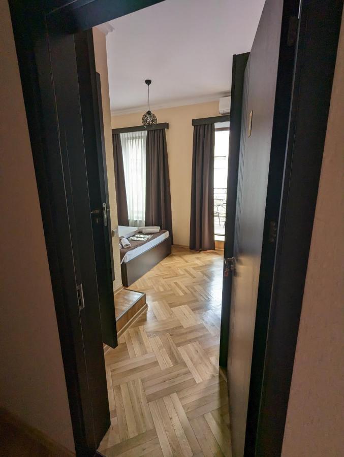 Family Guest House Tbilisi Exterior photo